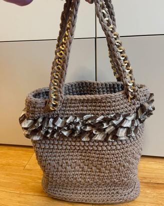 borsa fatta a mano all'uncinetto