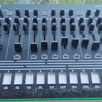 Drum machine Roland TR8