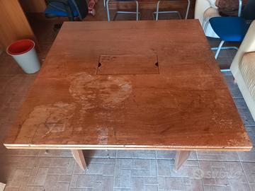 tavolo in legno Silvio Coppola per Bernini 