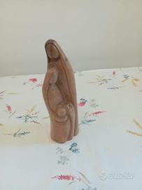 Madonna in legno intagliato a mano