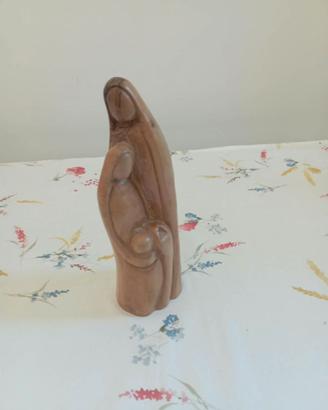 Madonna in legno intagliato a mano