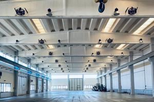 Capannone industriale con uffici