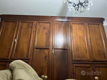 Armadio in vero legno massiccio