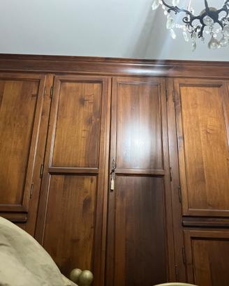 Armadio in vero legno massiccio