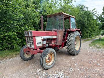 Trattore International 844