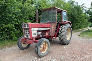 Trattore International 844