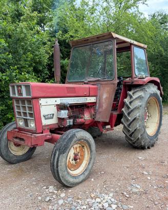 Trattore International 844