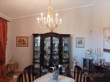 Sala da pranzo completa