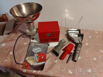 macchina spremi pomodoro 
