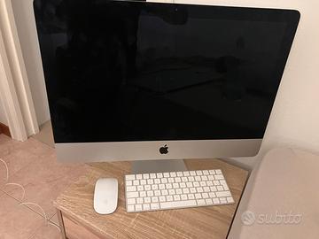iMac 21” con tastiera e mouse