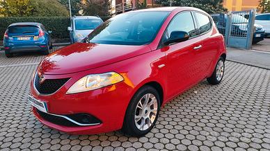 Lancia Ypsilon 1.2 69 CV 5 porte Platinum