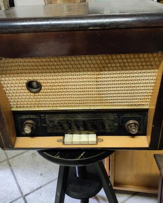 Radio a valvole e Giradischi Elettra mod.99mf