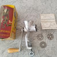 Tritacarne vintage in lega della Sponge National 2