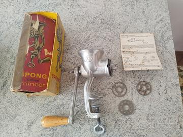 Tritacarne vintage in lega della Sponge National 2