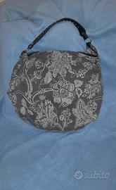 Borsa Eggskin Lab hobo tela grigio-fiori bianchi