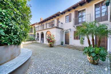 CASA SEMINDIPENDENTE A RIVOLI