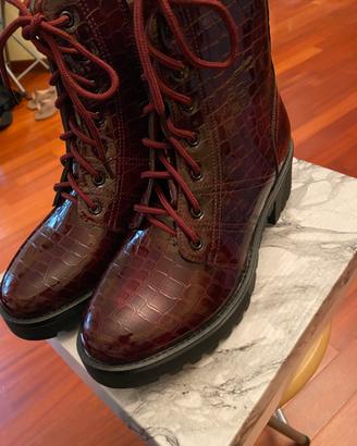 Anfibi bordeaux ecopelle misura 41