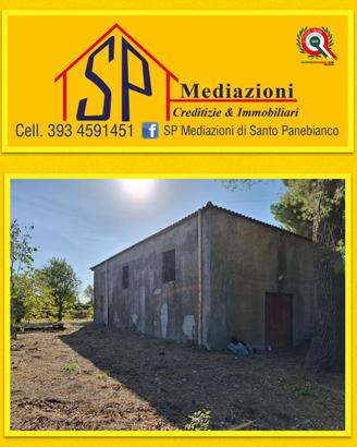 Magazzino con area esterna