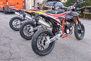 MOTARD SWM SM 125 R**MOT. BIALBERO