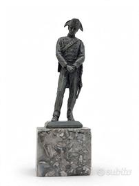 Statuetta Carabiniere in Uniforme Storica