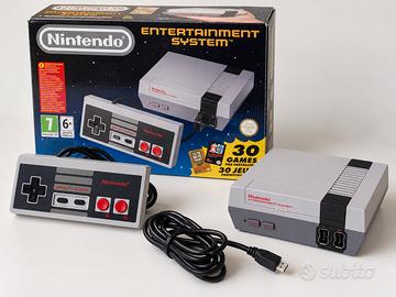 Nintendo Classic Mini NES con scatola e controller