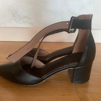 Décolleté nere Tata Italia con cinturino – n. 41