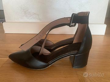 Décolleté nere Tata Italia con cinturino – n. 41