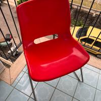 Sedie ikea colorate bianche e rosse