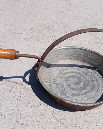 Antica padella in rame con doppio manico 30 cm