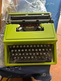 MACCHINA DA SCRIVERE OLIVETTI DORA