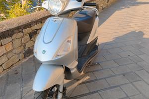 Piaggio Fly 150