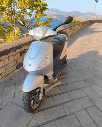 Piaggio Fly 150