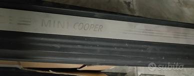 Minigonne sotto porte mini Cooper anno 2009 