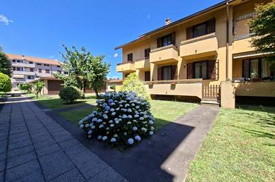 VILLA A SCHIERA A VITTUONE