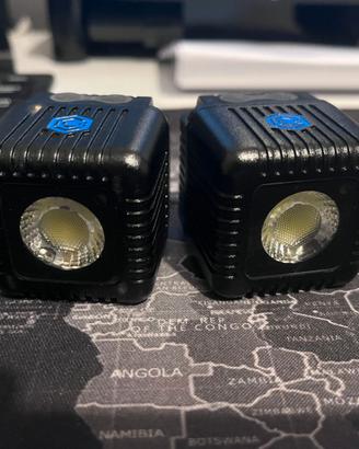 Coppia luci LED cubiche compatte