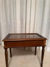 TAVOLINO IN LEGNO CON PIANO IN VETRO