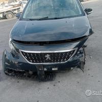 Peugeot 2008 2017 YH01 demolita per ricambi