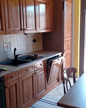 Cucina in noce nazionale m 1,65 x m 4,20
