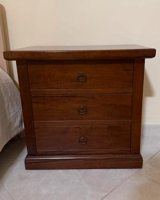 Comodino in legno con 3 cassetti
