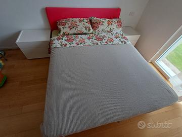 Letto con cassone e due comodini