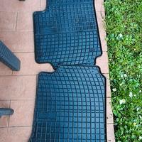 tappetini in gomma per Volkswagen UP 