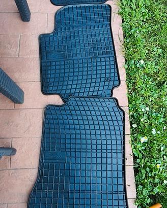 tappetini in gomma per Volkswagen UP 