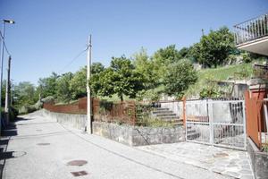 Terreno di 1000 m² a Montano Lucino