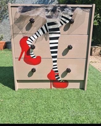 👠 Mobile d’Arte Unico: "Semplicemente Donna" – 