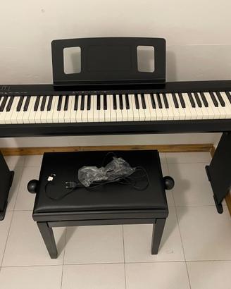 Pianoforte digitale Roland FP10 + base e sgabello