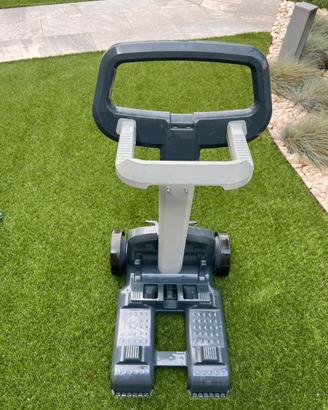 Supporto robot da piscina