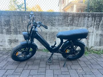 Bicicletta elettrica con manopola gas nuova