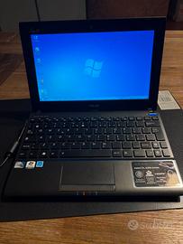 PC portatile ASUS Eee PC 1025C-GRY024S Flare Serie
