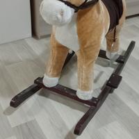 Cavallo a dondolo 