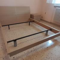 Giroletto legno con luci LED su testiera